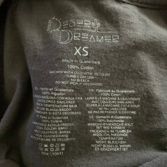 Desert dreamer dark charcoal short sleeve tshirt with flower on chest size xs - Picture 3 of 5